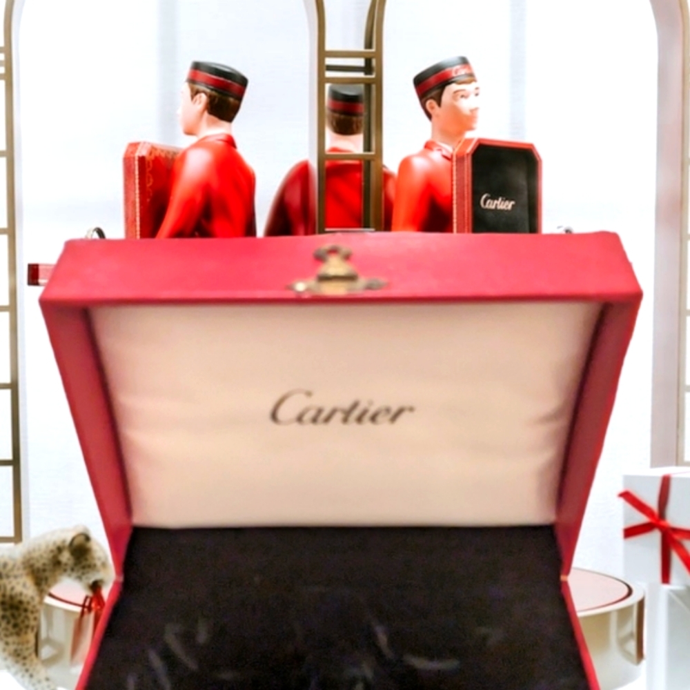 Vintage Cartier classsic velvet lined Jewelry Luxury box